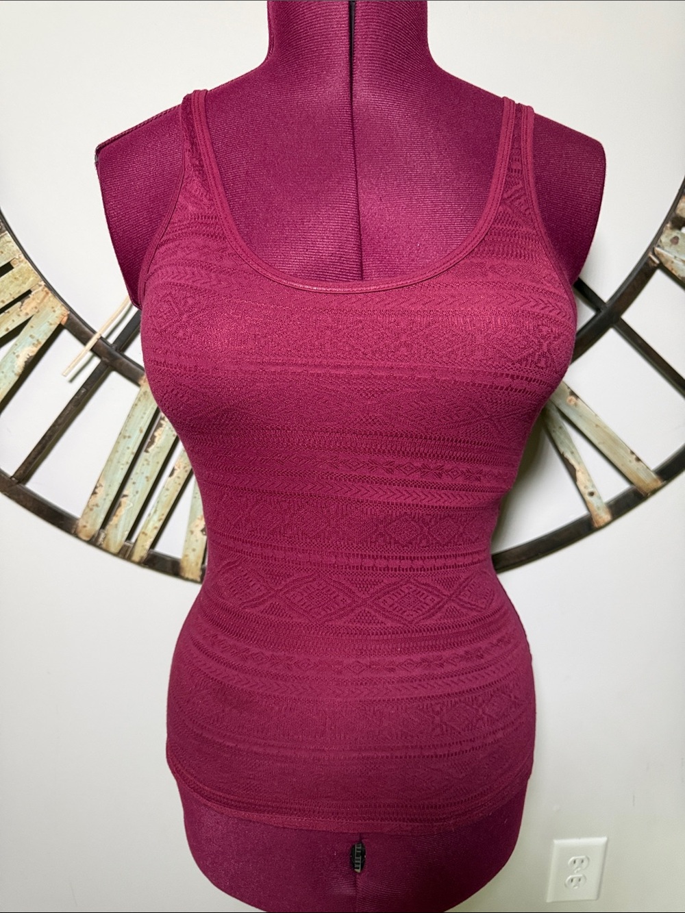 SO Sleeveless Textured Knit Tank Top - Berry